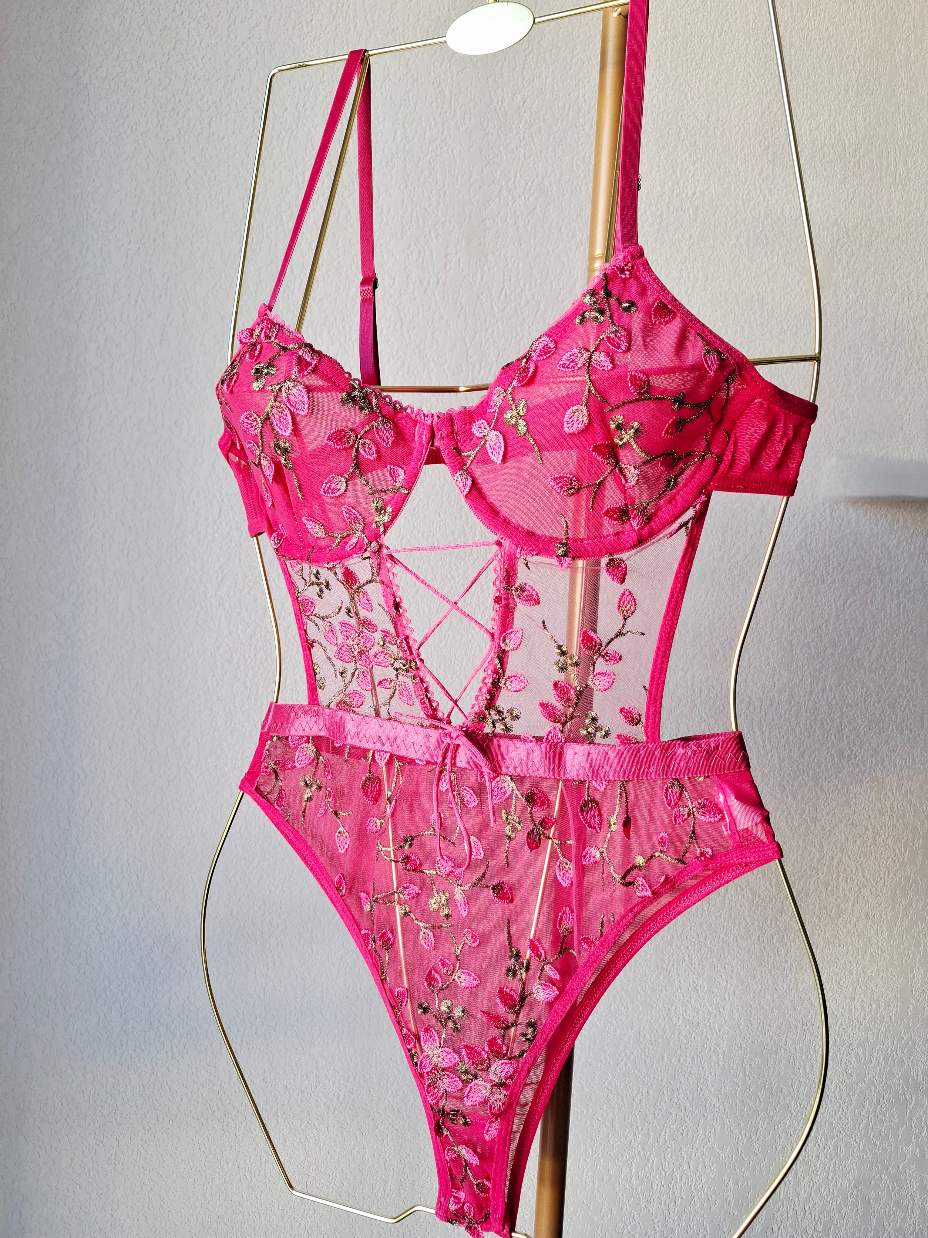 Zyra - Body Rose Rouge Fleuri à lacets